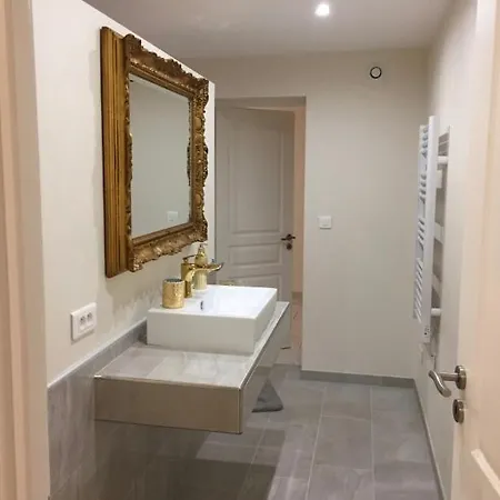 -villa Royal Helene Apartman